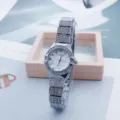 Zilveren strass vrouwen quartz horloge met sprankelende diamant wijzerplaat mooi - Zilver