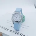 Reloj de cuarzo cuadrado minimalista con correa de silicona azul claro para mujeres - Azul lago