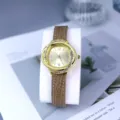 Dames mode strass steen quartz horloge met bruine lederen band en gouden wijzerplaat. - Goud