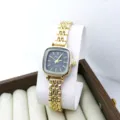 Petite montre quartz femme carrée avec bracelet métal, élégante et minimaliste chic. - Or Noir