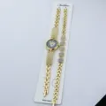 Goldene Damen Quarz Uhr und Armband Set mit Strass Herz Zifferblatt und Metallgliederband. - Schwarz