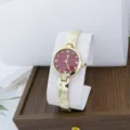 Elegante dames quartz horloge met rode wijzerplaat en strass armband ontwerp. - Rood