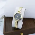 Prachtige elegante dames horloge luxe goud kwarts armband horloge met strass details - Zwart