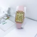 Stijlvolle dames quartz horloge met roze leren band en strass rechthoekige horlogekast. - Roze