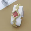 Chique klaver strass dameshorloge, elegant gouden armband ontwerp met rode wijzerplaat. - Rood