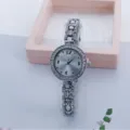 Damen Strass Quarz Uhr Luxus silber Armband Armbanduhr mit glitzerndem Kristall Zifferblatt. - Weiß