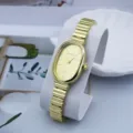 Chique minimalistische ovale dames quartz horloge met een gouden metalen armband - Goud