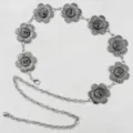 Cadena de cintura de metal plateado retro con delicados dijes de flores huecas, accesorio chic. - Patrón de Flor de Rosa (B)