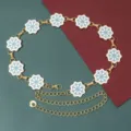 Cadena de cintura dorada con dijes de copo de nieve esmaltados en blanco y azul moda - Estilo Copo de Nieve con Patrón Azul
