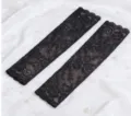 Schwarze Spitzen-Ärmel lang Sonnenschutz Armlinge mit Blumenborte Detailansicht Sommer - Schwarz Sonnenblume Armstulpen