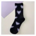 Schwarze Damen Socken mit lila Herzen Muster im Y2K Stil für süße modische Outfits - Schwarz Lila Verlauf Schmelzendes Herz Stil (04)