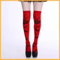 Halloween Langsocke Detail mit rotem Fledermaus Druck fuer Kostümparty und Events. - Rot Halloween