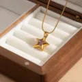 Exquisite rosafarbene Kristallstern Titanstahl Halskette für Damen, elegante Urlaubs Halskette. - Rosa
