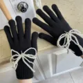 Schwarze Damen Strickhandschuhe mit eleganten Perlen Schleife, warme Winterkleidung. - Einheitsgröße / Abnehmbare Perle Schleife / Schwarz
