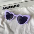 Stilvolle hellviolette Herz Katzenauge Sonnenbrille Damen trendige Retro Sommerbrille - Schräges Herz-Stil / Hellviolett