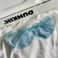 Trendige hellblaue Herz-Sonnenbrille, stilvolle Retro-Süß-Brille für Damen und Mädchen. - Schräges Herz-Stil / Transparentes Blau