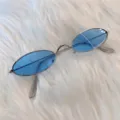 Modische kleine ovale Metallsonnenbrille mit leuchtend blauen Gläsern für Damen Trend - Kleine ovale Brille mit blauen Gläsern