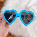 Blau herzförmige Sonnenbrille für Damen und Herren, retro modische Sonnenbrille für den Alltag. - Kleines Herz - Blau