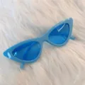 Hellblaue Katzenaugen Sonnenbrille trendiger Retro Stil schicke Mode Brille fuer Damen Alltag. - Dreieck Himmelblaues Glas