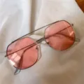 Retro pinkfarbene Metall Polygon Sonnenbrille Detailansicht fuer Damen Mode Neu - Metall-Aviator-Sonnenbrille - Rosa
