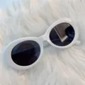 Retro weiße ovale Sonnenbrille für Damen, trendige dicke Vintage-Brille für den Alltag. - Rund - weißer Rahmen & schwarze Gläser