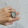 Vintage Strass quadratischer Uhrenring für Damen, retro y2k Finger Schmuck Accessoire. - Quadratische Drei-Augen-Uhr in Silber