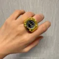 Goldener quadratischer Ring Uhr Vintage Retro Punk Fingeruhr verstellbar Statement Schmuck Damen - Vier Nieten Gold Schwarz Zifferblatt