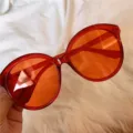 Rote ovale Sonnenbrille für Damen, trendiger Oversize-Rahmen, stilvoller Sonnenschutz. - Jelly-Rund - Rot