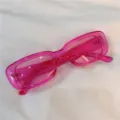 Modische neonrosa rechteckige Sonnenbrille für Damen und Herren, Retro Y2K Streetwear Brille. - Gelee Quadratischer Rahmen Rosenrot