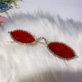 Schicke rote ovale Strass-Sonnenbrille fuer Damen, trendige goldene Luxus-Sonnenbrille. - Rotes Stück mit vollem Strassbesatz
