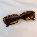 Damen Sonnenbrille in Schildpattoptik, rechteckiger Vintage Schmalrahmen UV Schutz. - Quadratische Jelly-Fassung in Leopardenoptik