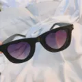 Schwarze herzförmige Vintage Sonnenbrille für Damen, modische Retro Oversized Brille. - Quadratisches Herz - glänzendes Schwarz