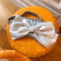 Masque de sommeil en satin argente equipe d'un grand noeud blanc pour un style doux. - Nœud Crème / Base Grise