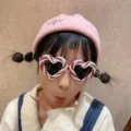 Heart-shaped party glasses with glitter twisted rims, funny photo props for birthdays and events. - Heart Marshmallow