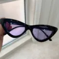 Retro schwarze Cat-Eye Sonnenbrille für Damen mit lila getönten Gläsern Streetwear - Schwarzes Gestell mit violetten Gläsern