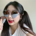 Retro herzförmige Sonnenbrille für Damen, süße übergroße rosa klare Rahmen Sonnenbrille. - Transparent