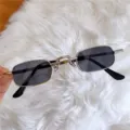 Vintage kleine rechteckige Sonnenbrille aus Metall fuer Damen und Herren, Streetwear. - Mini-Eckbrille - Silberner Rahmen schwarze Gläser