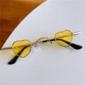 Retro Mini Herzförmige Sonnenbrille mit Metallrahmen und gelben Gläsern für Damen. - Mini-Herz - Goldener Rahmen & gelbe Gläser