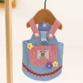 Bonito vestido de mezclilla azul para mascota con tirantes de cuadros rojos, falda. - M (Peso recomendado 2,5-4 kg) / Vestidos / Azul Denim Claro Oso