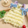 Grazioso abito estivo giallo per animali domestici con fiocchi blu per cani di piccola taglia. - Bolla gialla | canotta a bretelle / M (Peso raccomandato 2,5-4kg)