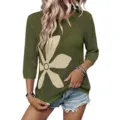 Maglione in maglia traforata verde da donna, maniche a 3/4, collo tondo e bel motivo floreale. - Verde militare