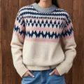 Detailed view of the women colorblock knit sweater, cozy crew neck and soft fabric. - S / Tops / Royal Blue Bat
