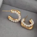 Boucles d'oreilles créoles perles et zircone en forme de C pour femmes élégantes. - Or
