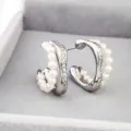 Boucles d'oreilles créoles C en perles et zircone double couche, bijoux élégants pour femmes. - Argent