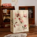Creative hand-painted rose gift bag for romantic couple gifting and Valentine's Day details. - L / Beige