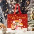 Rote Weihnachtsgeschenktüte mit festlichem Weihnachtsmann Schneemann Design und roten Griffen. - Weihnachtssegen / Groß (30x26x12cm)