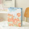 Frisches Blumenillustrations-Geschenkpapierbeutel, süßes Hasen-Design Tragetasche für Party. - Frühlingserwachen / L