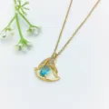 Elegante collana placcata in oro con pietra ovale blu e zirconi cubici scintillanti. - Stile Gemma Blu (XL1200-466)