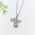 Collana a tema viaggio argento con ciondoli valigia fotocamera e aereo per donna elegante - Stile Tema Viaggio Argentato (XL1470-49)