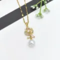 Collana con perla di rosa dorata e zirconi micro-incastonati, elegante catena da donna. - Stile Fiore di Rosa (XL2606-340)